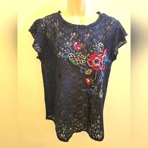 NWT Loft Ladiew Floral Embroidered Lace Top with Flutter Sleeves